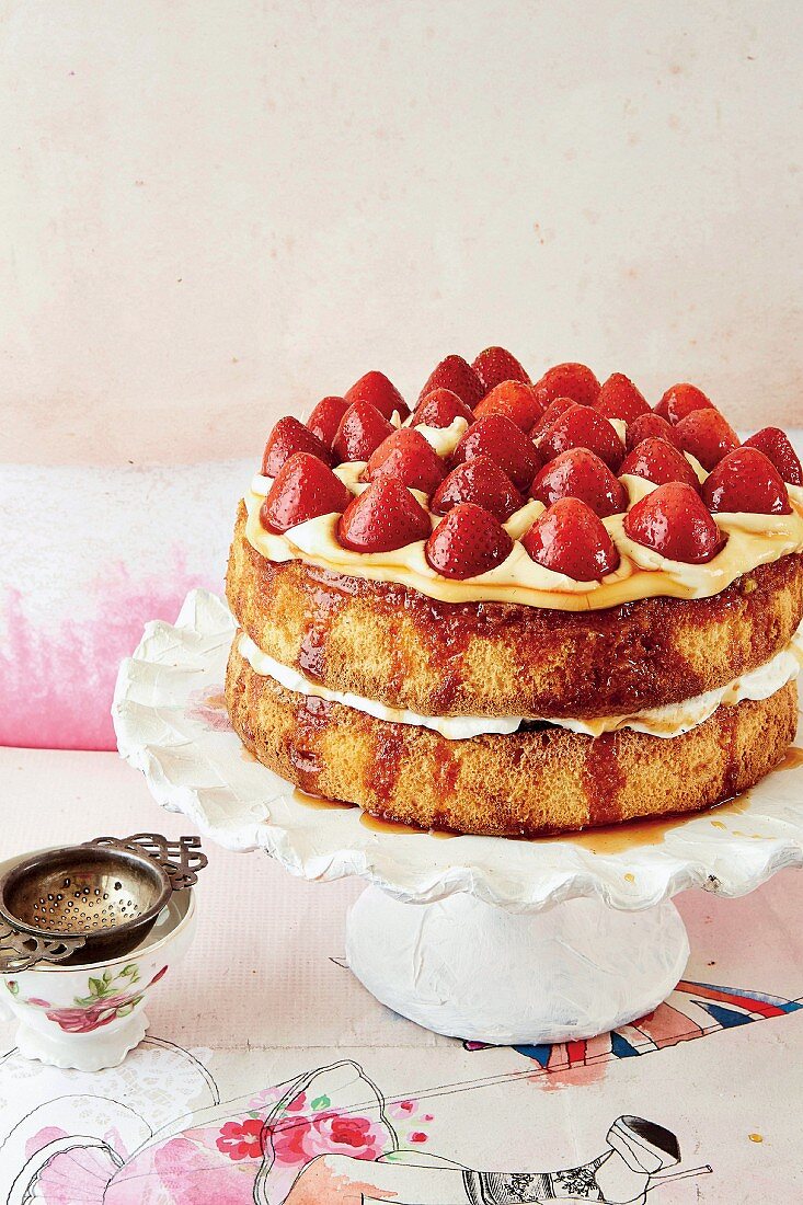 A Victoria sponge with strawberries and Earl Grey syrup