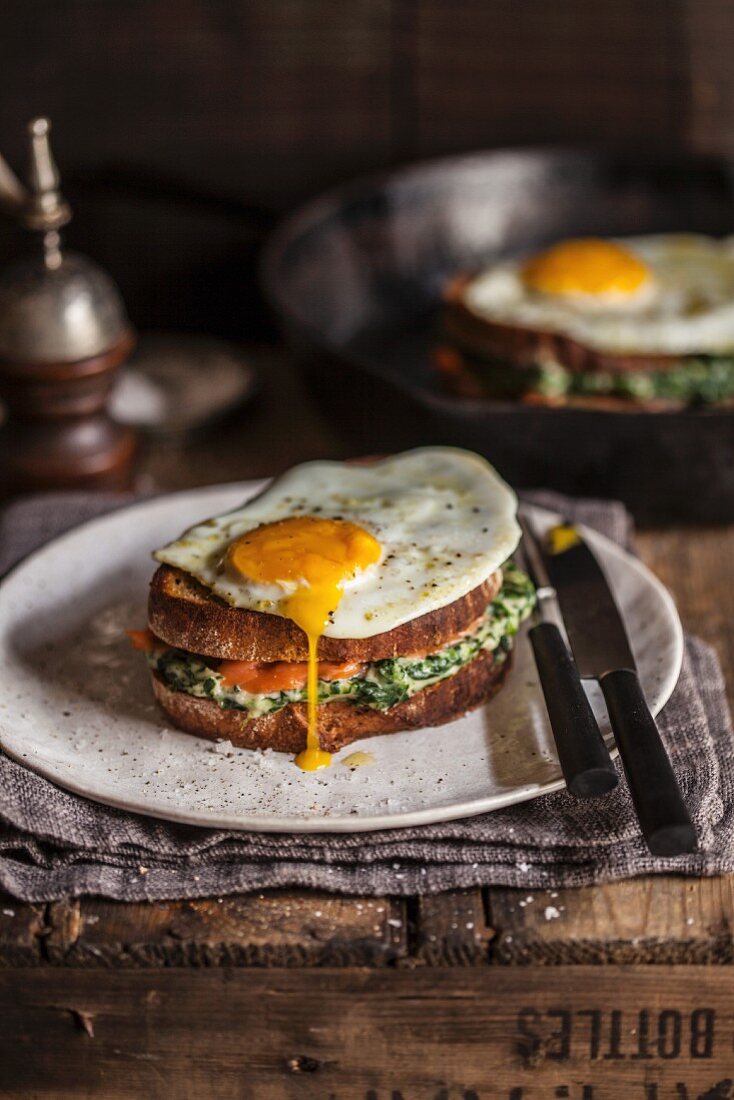 Croque monsieur with salmon and spinach