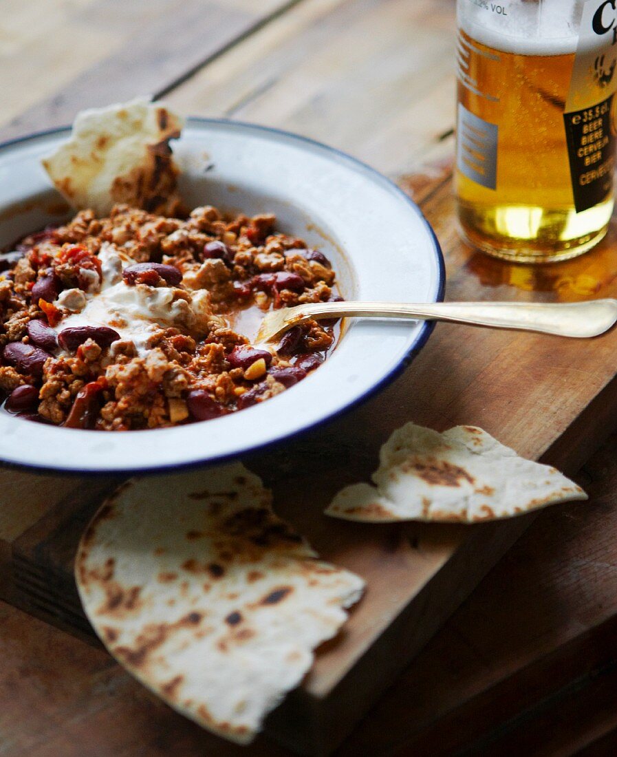 Vegetarian chilli with quorn, beans, tortilla and crème fraîche