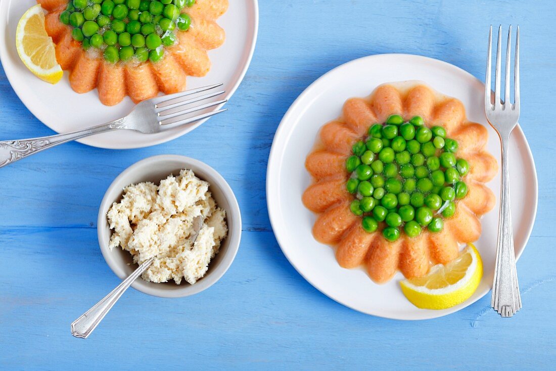 Salmon mousse with gelatine, green peas and horseradish