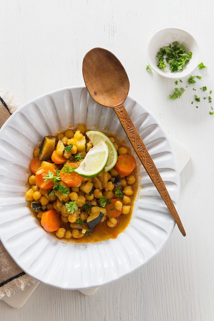 Chickpea stew with carrots