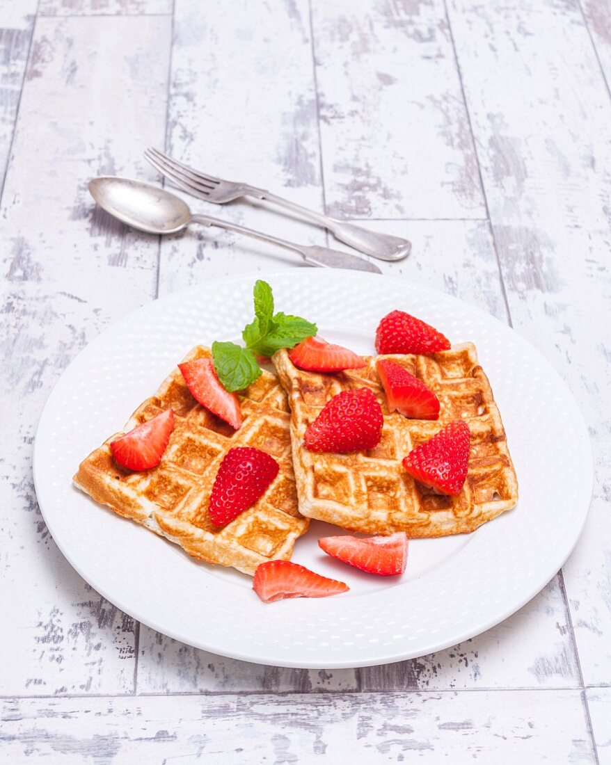 No carb waffles with strawberries