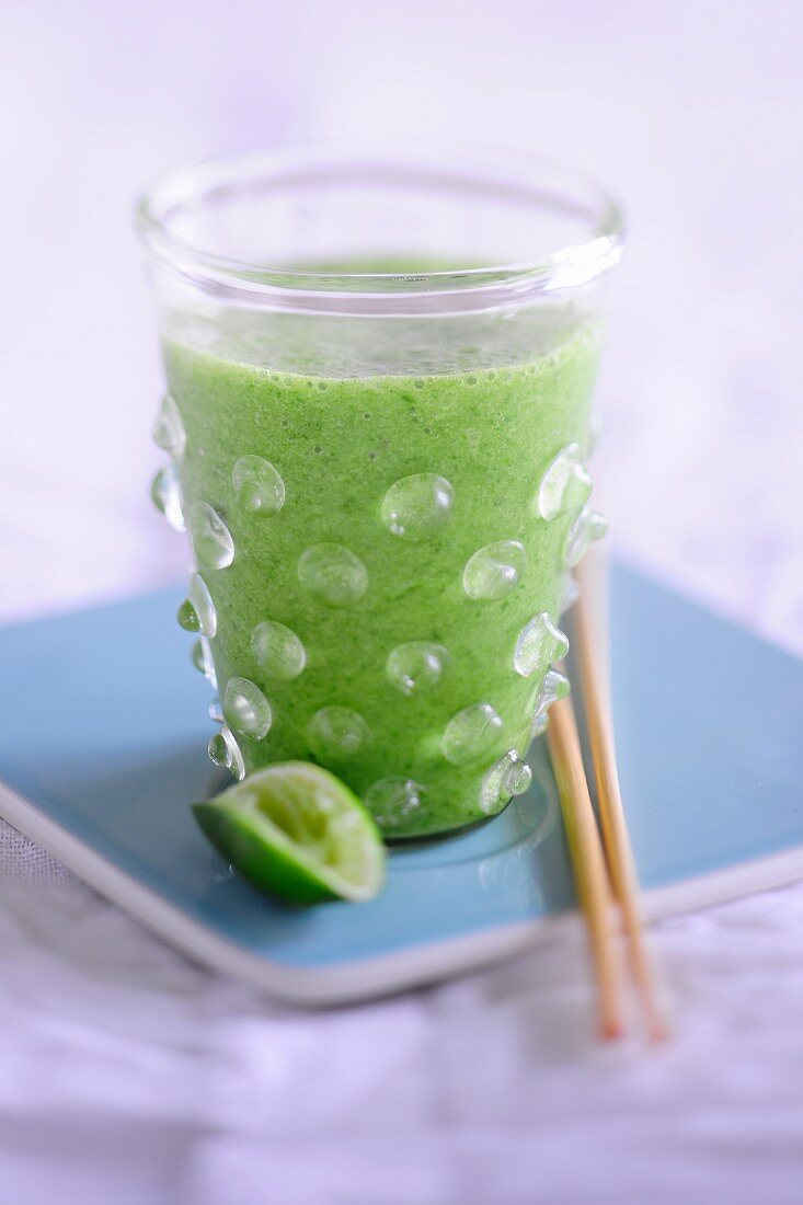 A basil smoothie with lime