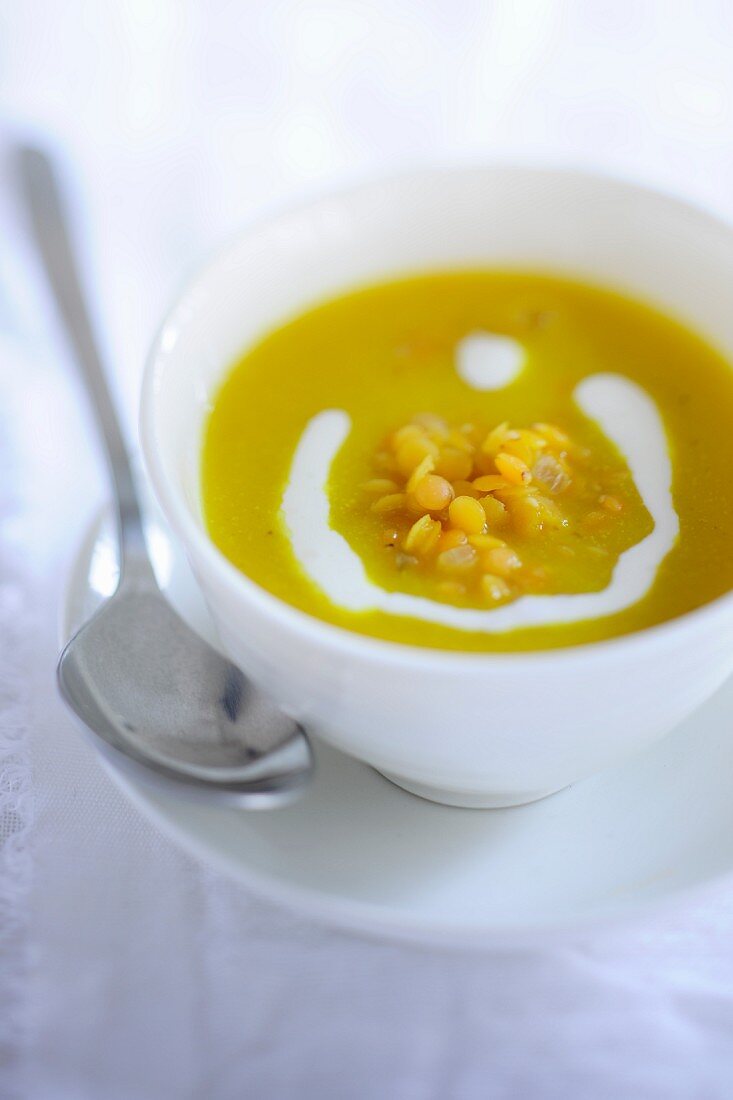 Linsensuppe mit Creme fraiche