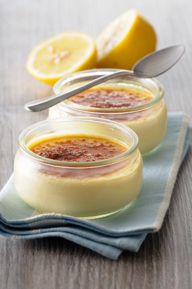 Crème brûlée mit Zitrone