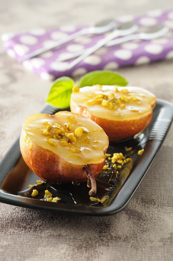 Roasted caramelised pears with pistachio nuts