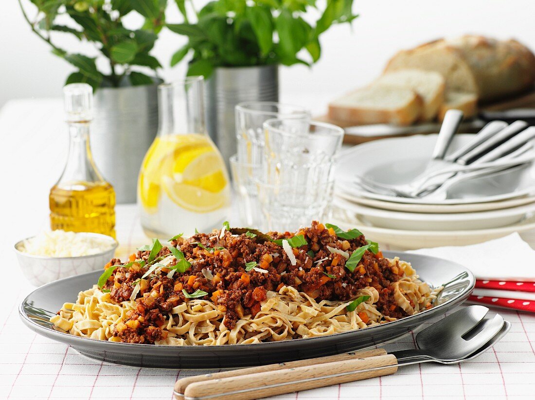 Pasta Bolognese mit Parmesan