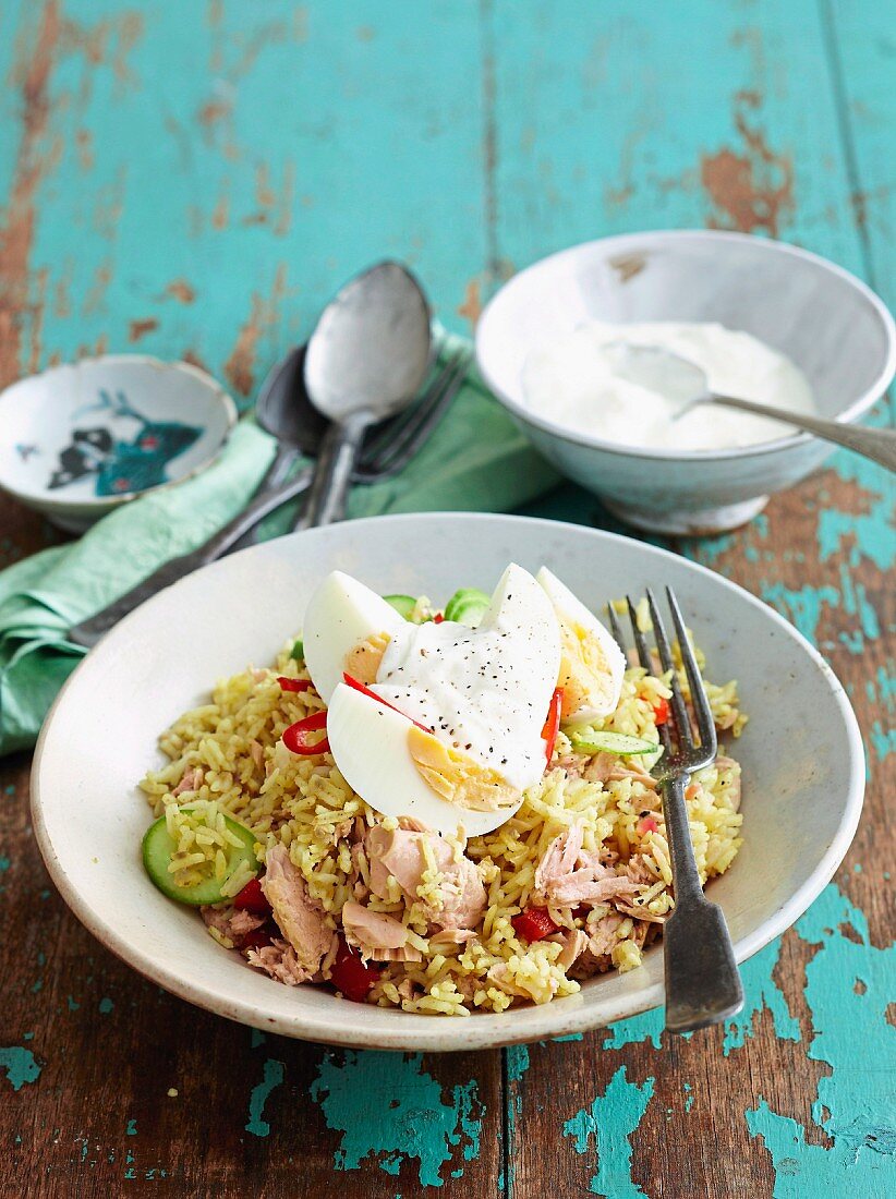 Tuna kedgeree with cooked eggs