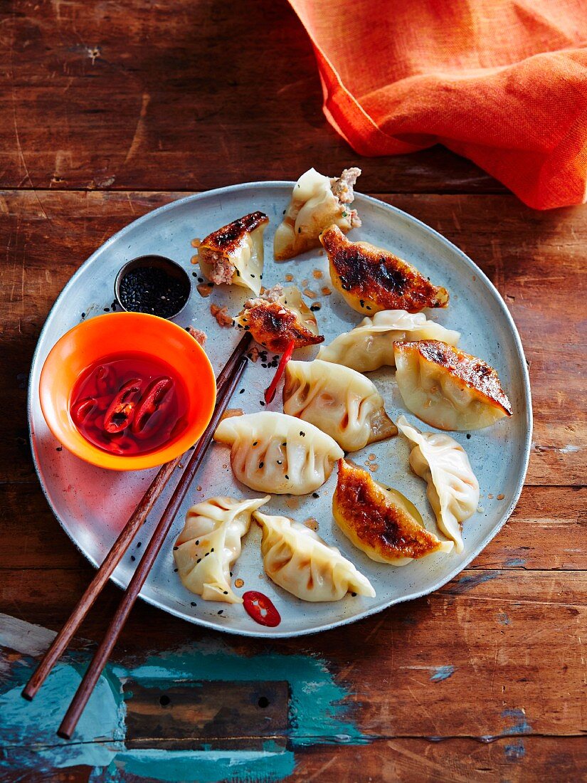 Fried wontons with pork and chilli