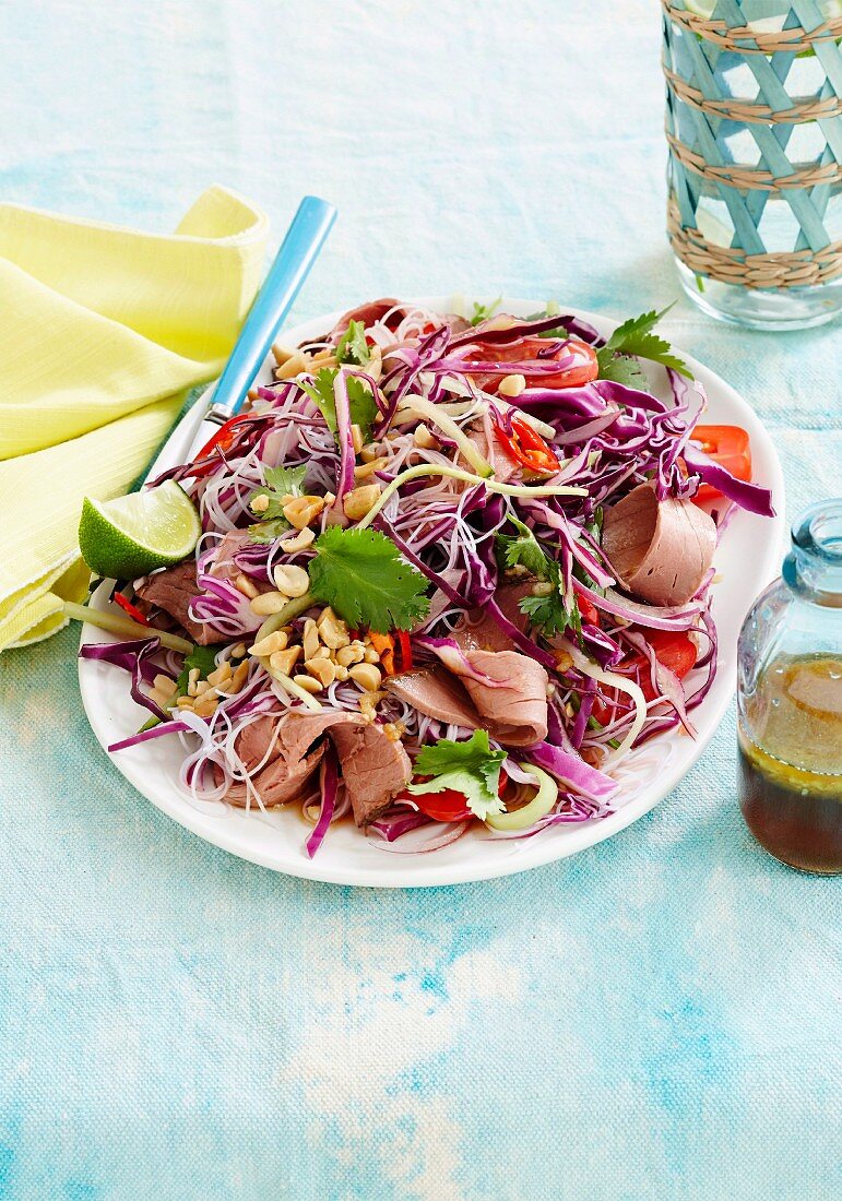 Thai Beef Salad mit Reisnudeln