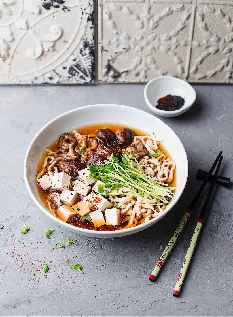 Noodle soup with tofu and shiitake mushrooms (Asia)