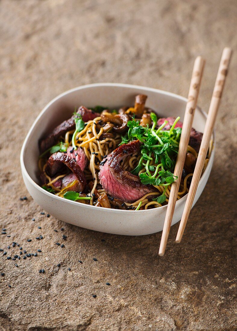Mie noodles with beefsteak (Asia)