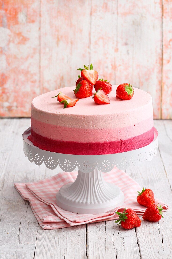 Strawberry mousse cake with striped edge