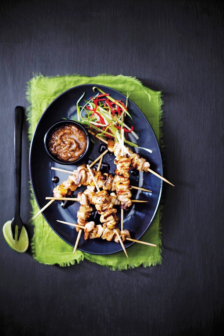 Chicken skewers with spicy satay sauce