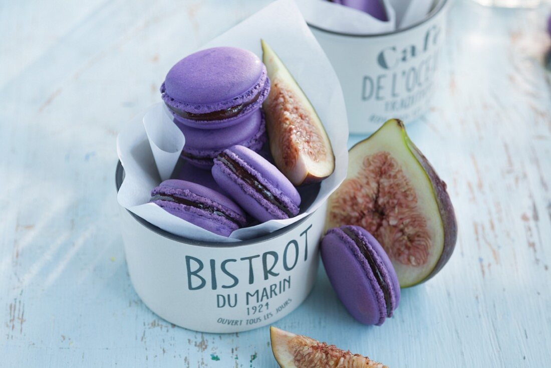 Lila Macarons mit Feigen