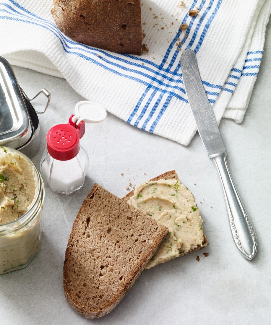 Parsley root spread with fresh parsley