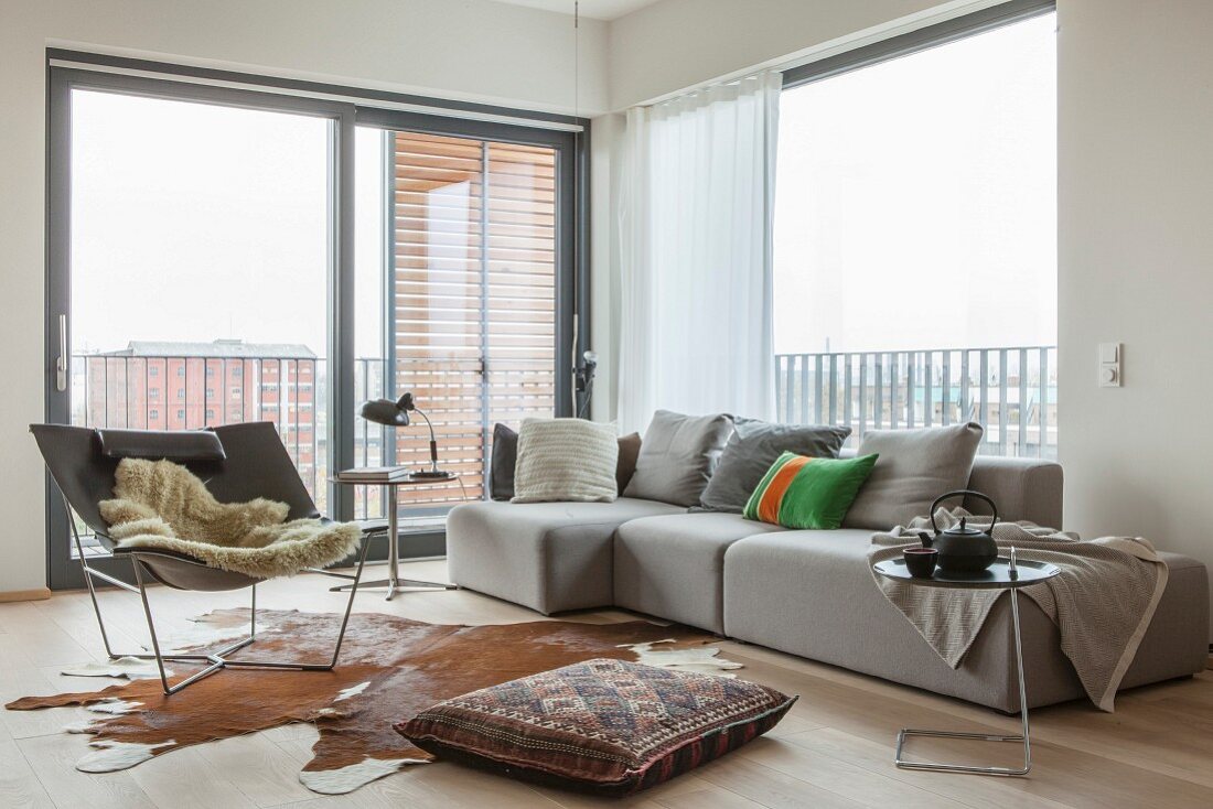 Urban living room in shades of grey