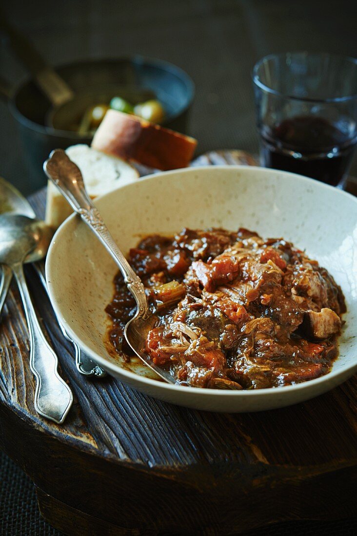 Rindfleischeintopf mit Short Ribs und Möhren