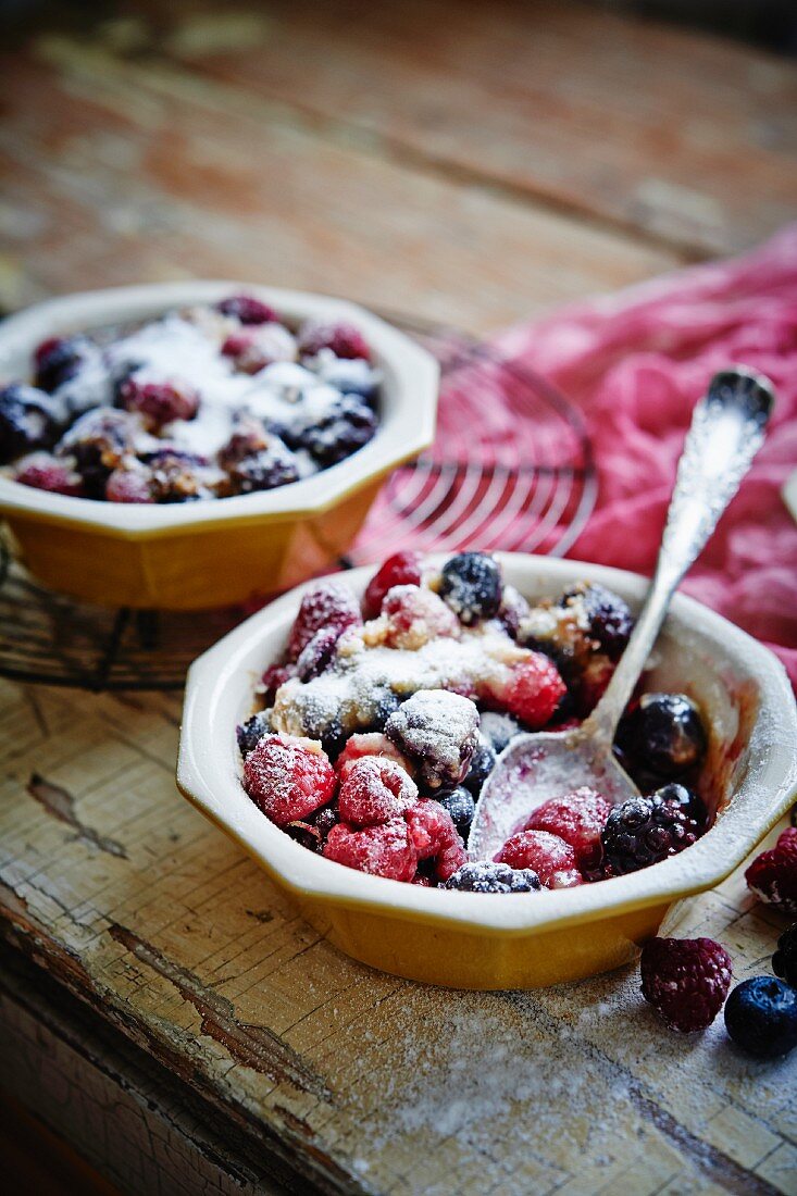 Berry pudding with balsamic vinegar, mascarpone, egg yolk, brown sugar and almond extract