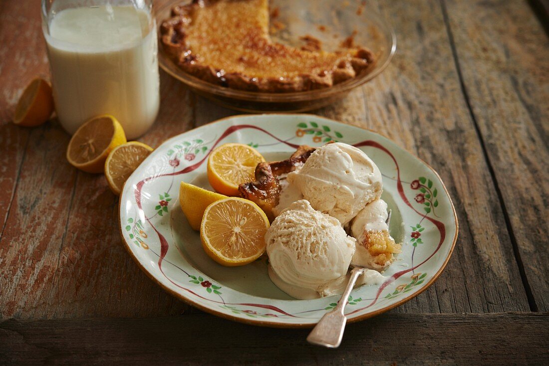 Chess Pie with lemon buttermilk ice cream (USA)