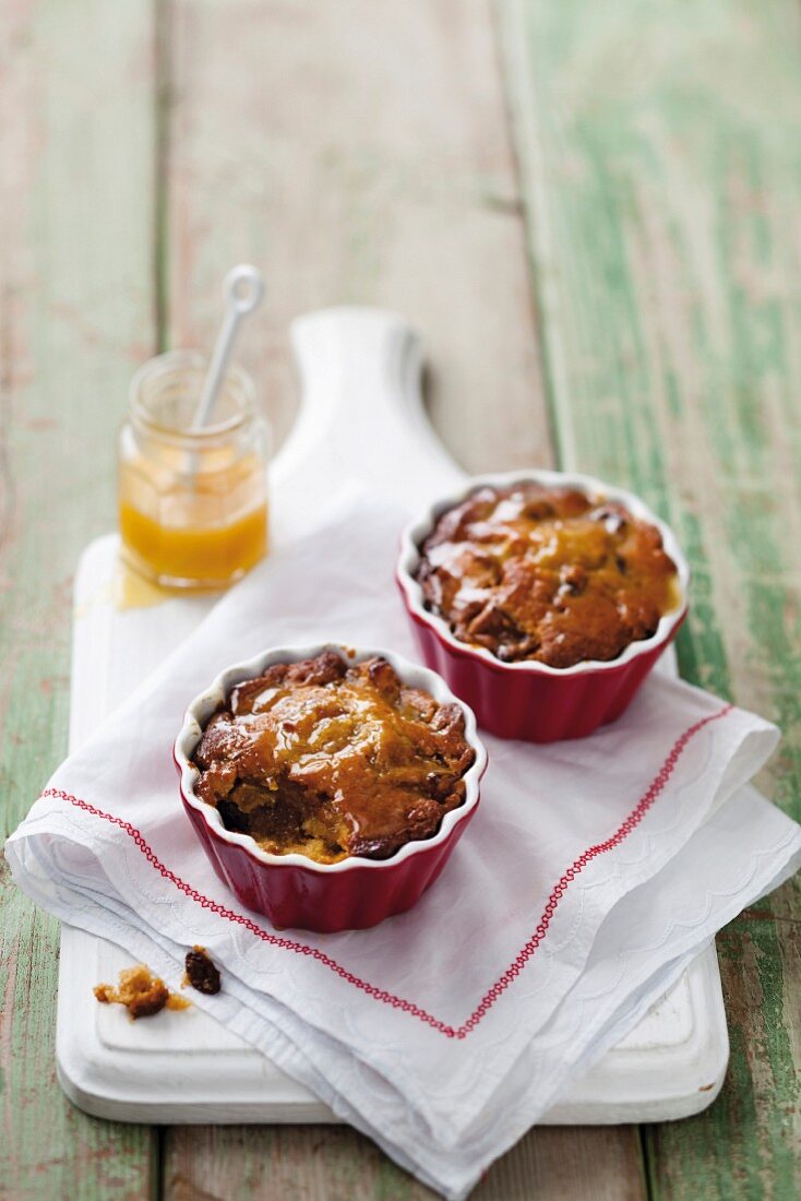 Apple bake with raisins