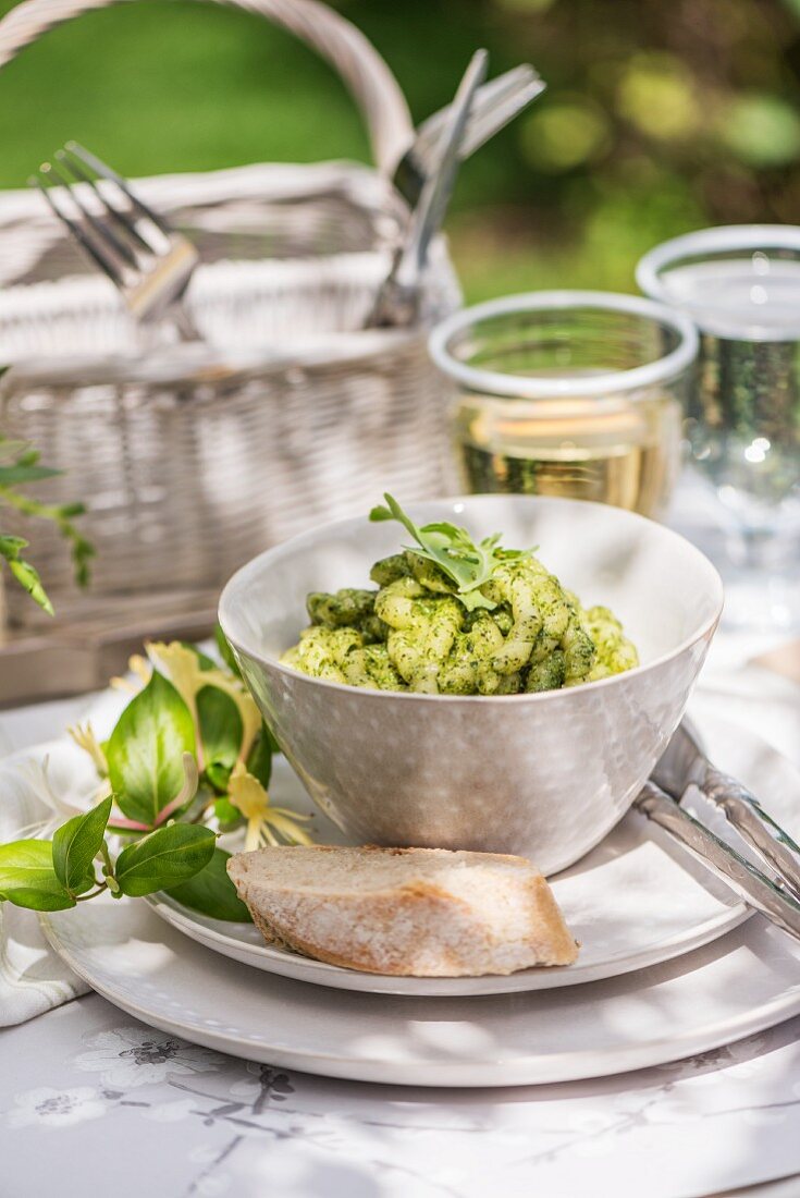 Pasta with basil pesto