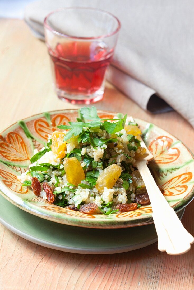 Quinoa with raisins and parsley