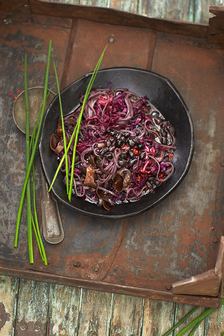 Blackslaw – red cabbage with mu-err mushrooms and tamarind dressing