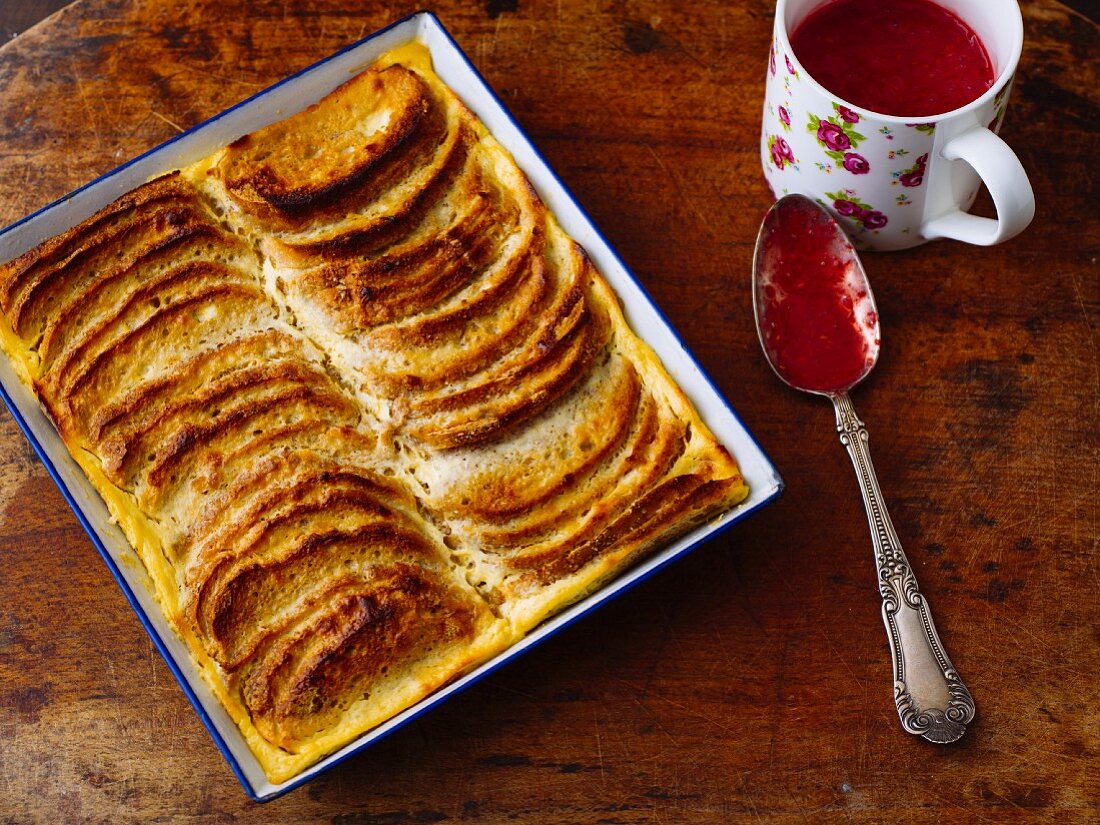 Quark Ofenschlupfer (baked layered apple dessert) with raspberry mousse