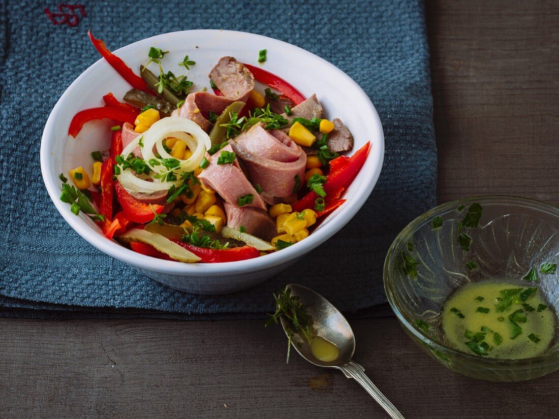 Rindfleischsalat mit Mais & Paprika