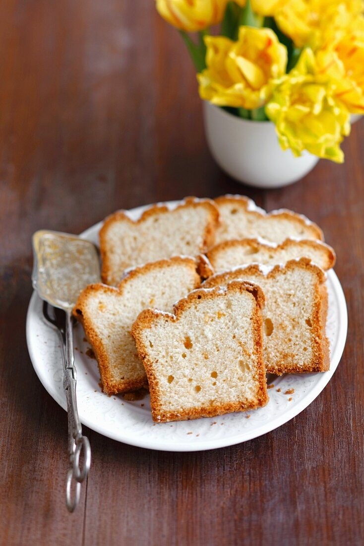 Sliced lemon cake