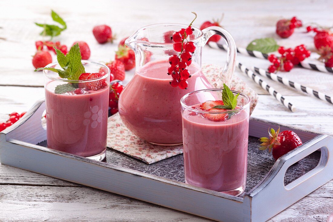 Strawberry and redcurrant smoothies