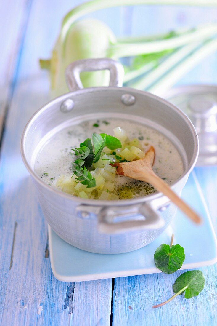 Kohlabisuppe mit Rucola