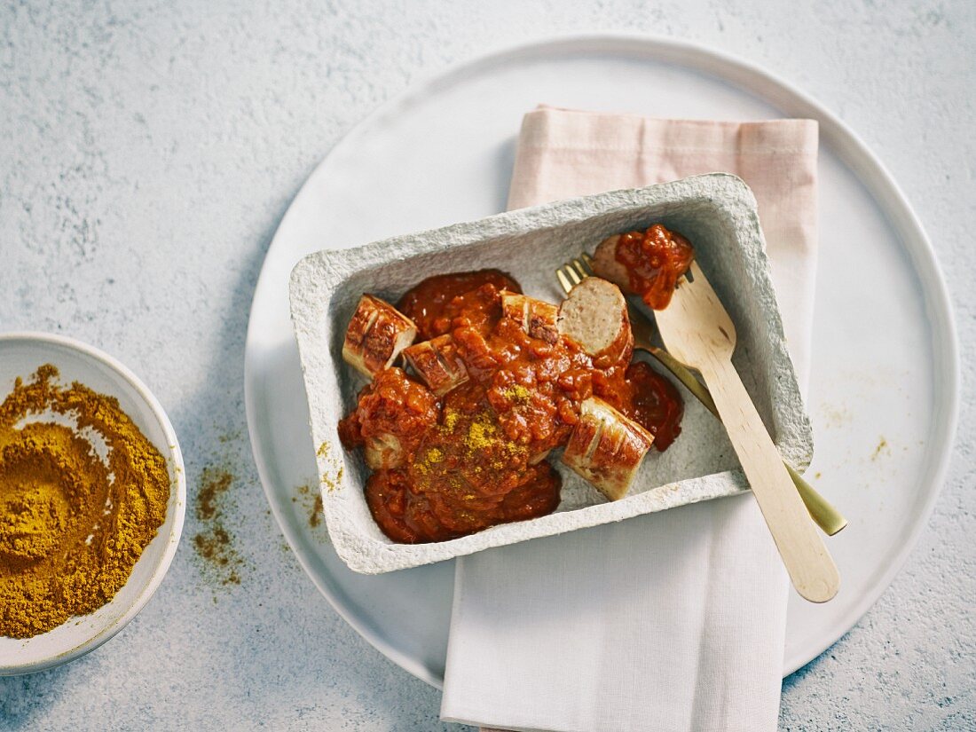 Gegrillte Currywurst mit Sauce