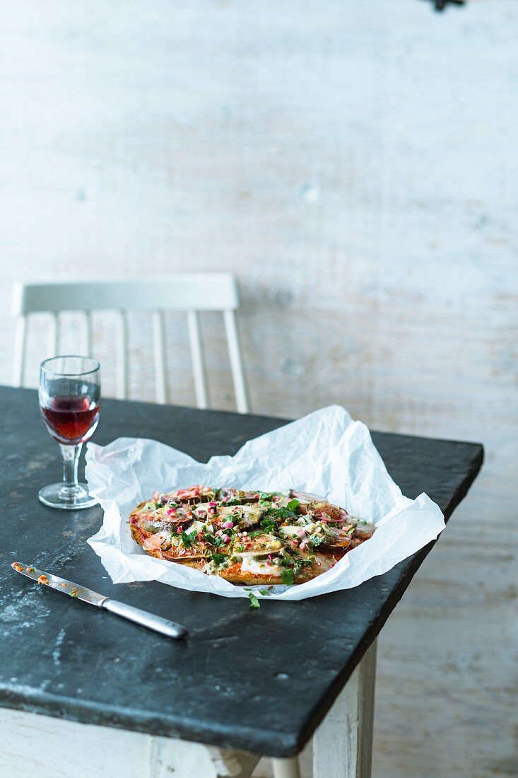 Fladenbrot-Pizza mit frischen Feigen & dreierlei Käse