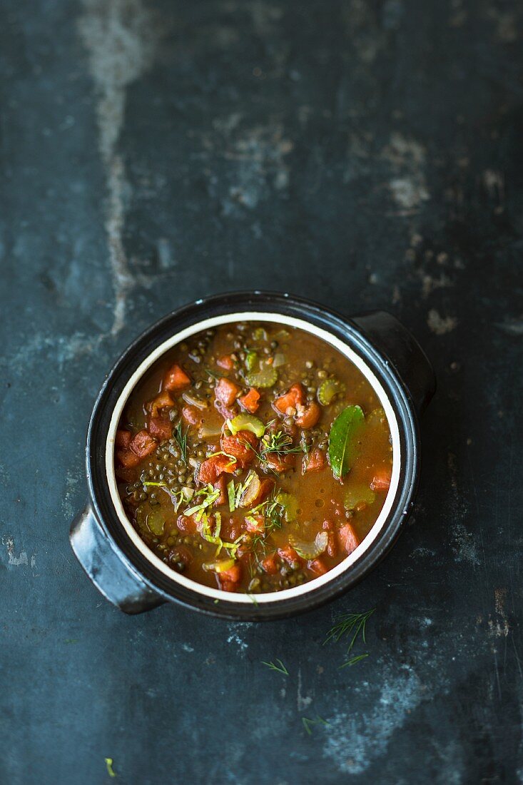 Puy-Linsensuppe mit Misopaste & Wassermelone