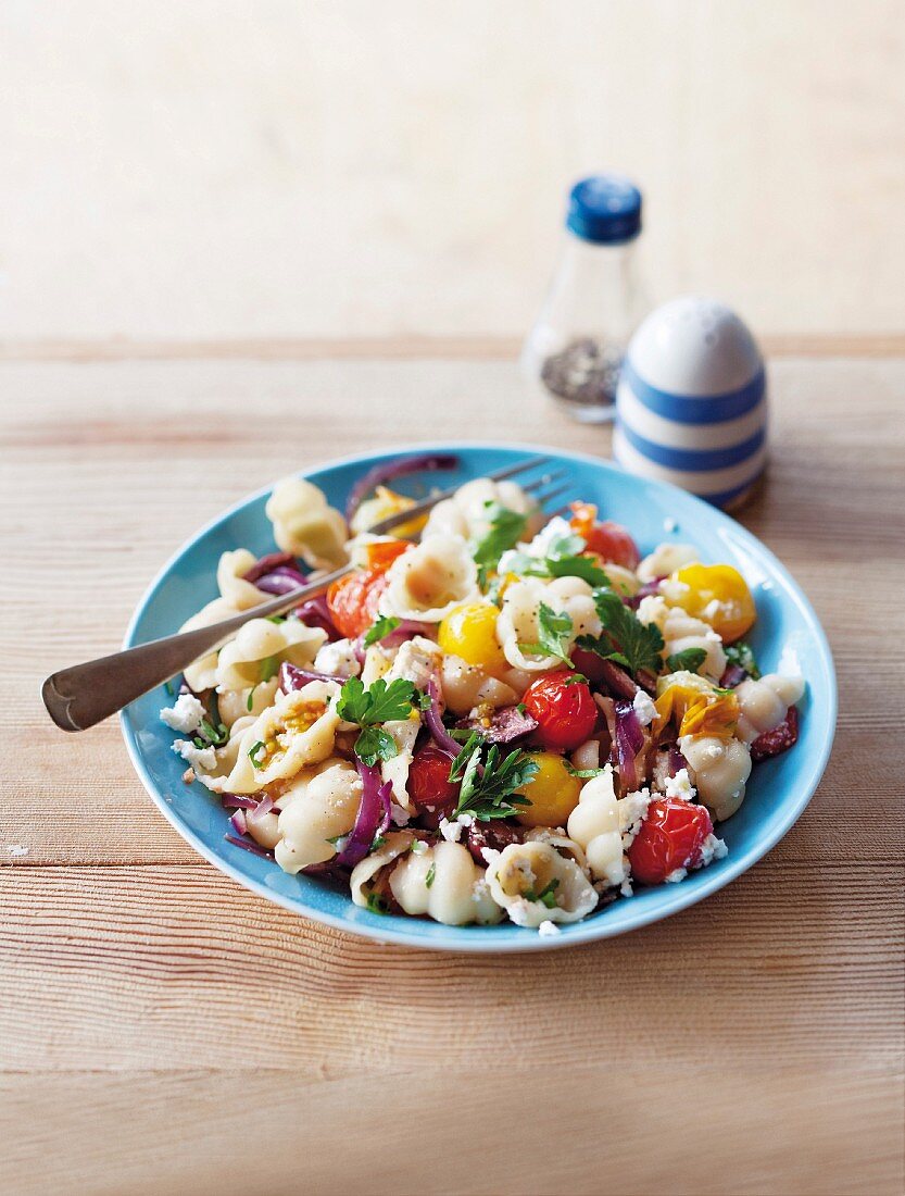 Muschelnudeln mit Kirschtomaten und Ricotta