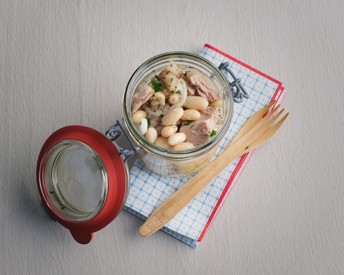 Slow Carb Bohnen-Thunfisch-Salat zum Mitnehmen