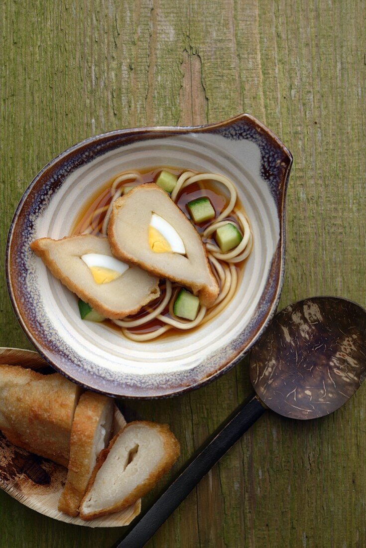 Pempek (Fischkuchen mit Ei, Indonesien)