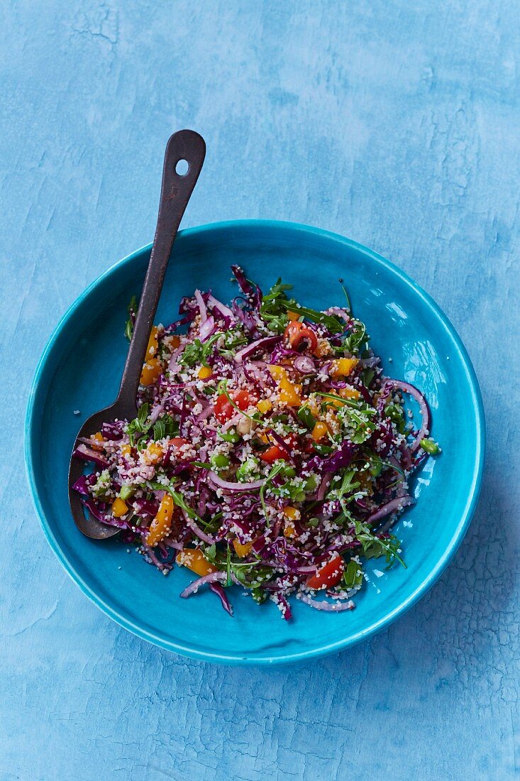 Rainbow salad with quinoa and bulgur wheat