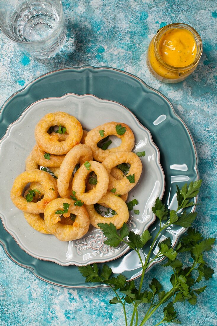 Fried squid rings with parsley