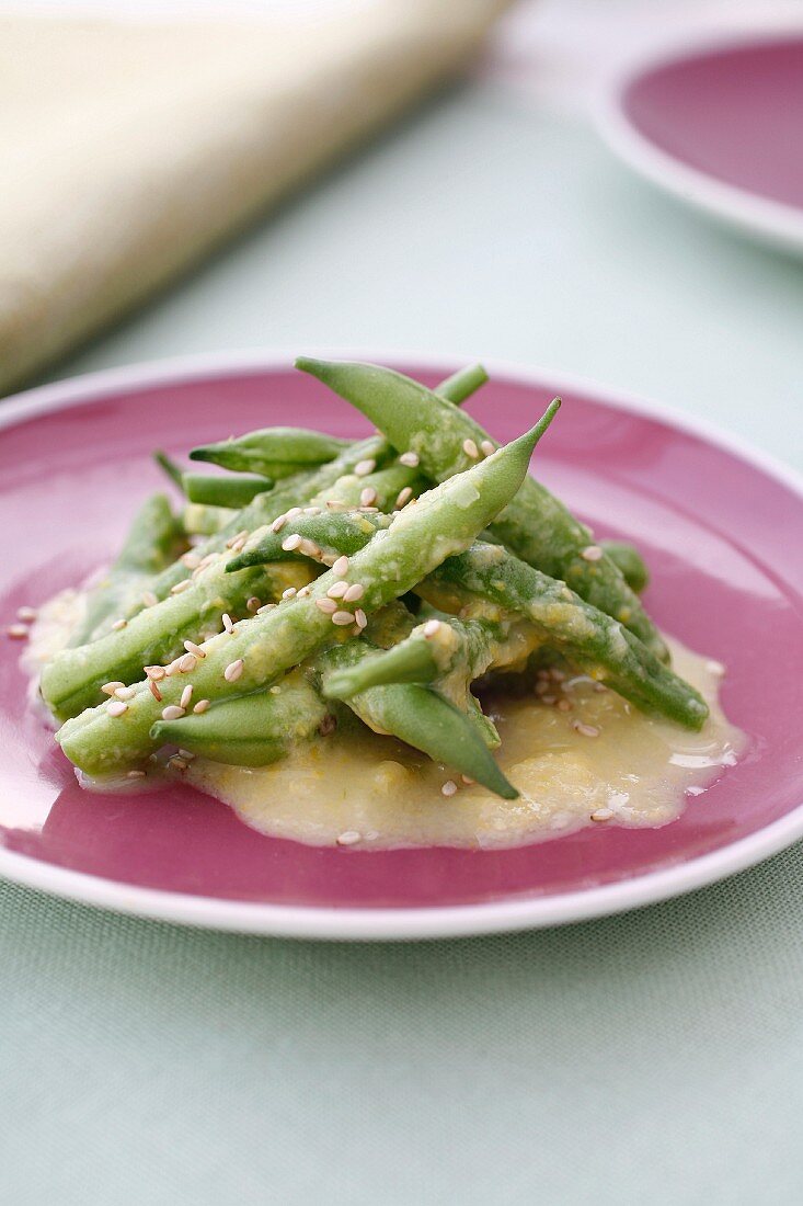 Green beans with a sesame seed sauce