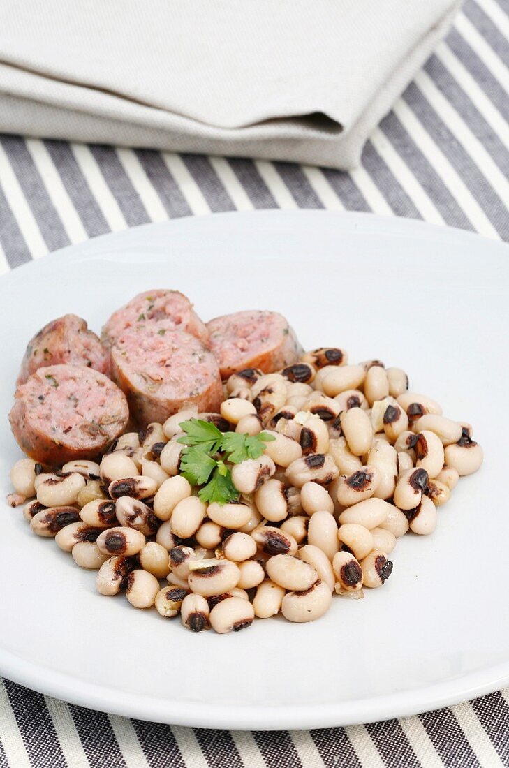 Black eyed beans with Botifarra (Catalonian sausage)