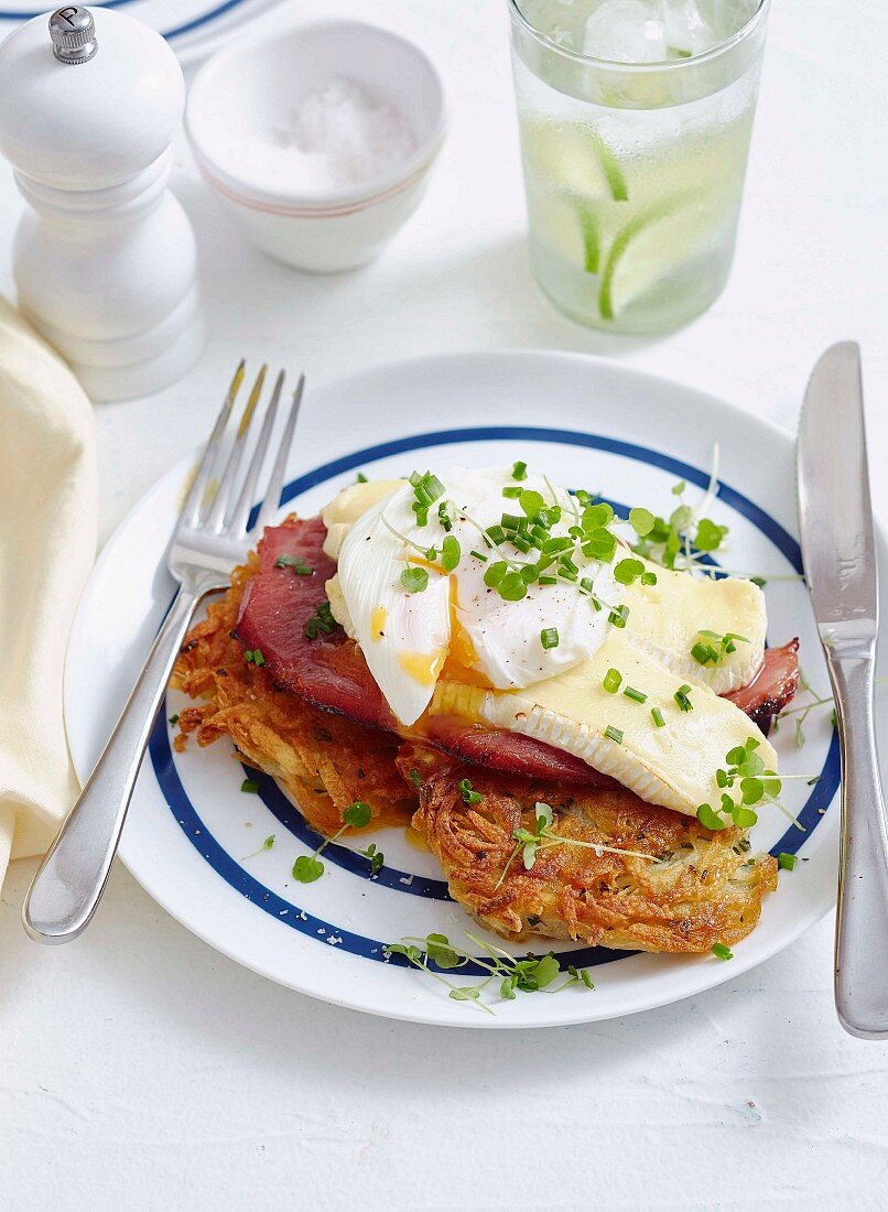 Hash brown with ham and brie