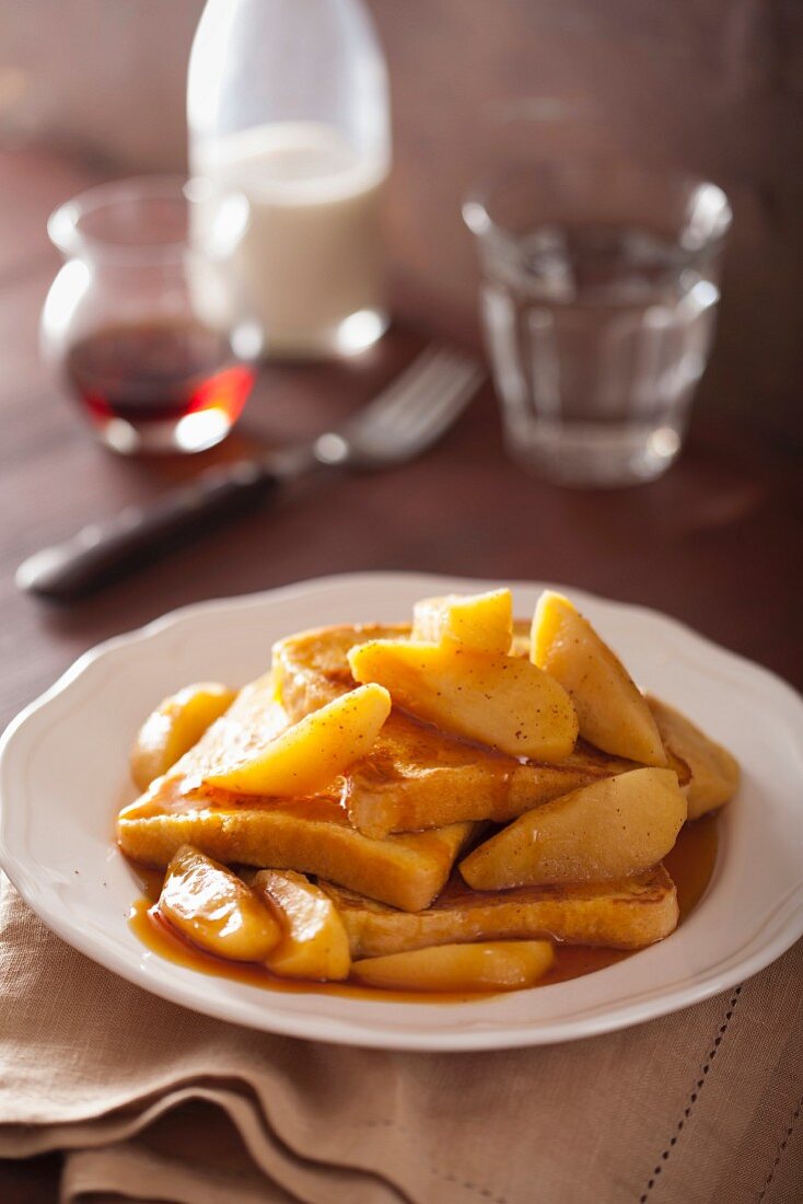 French toast with apple and caramel sauce