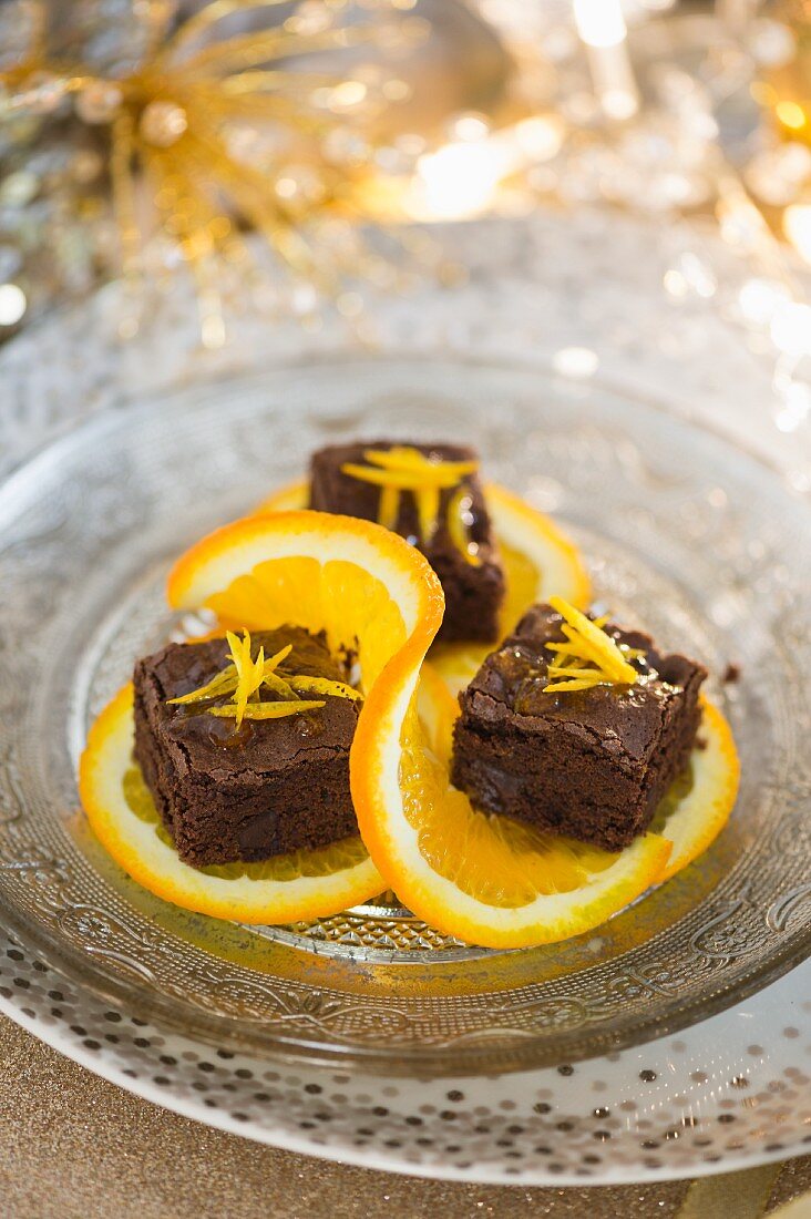 Mini-Schokoladen-Orangen-Brownies zu Weihnachten