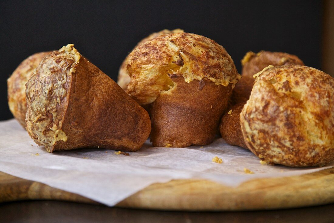 Popovers (American breakfast pastries)