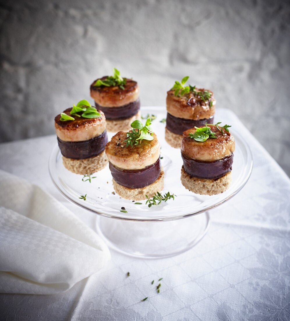 Flönz (rheinische Blutwurst) mit Gänsestopfleber