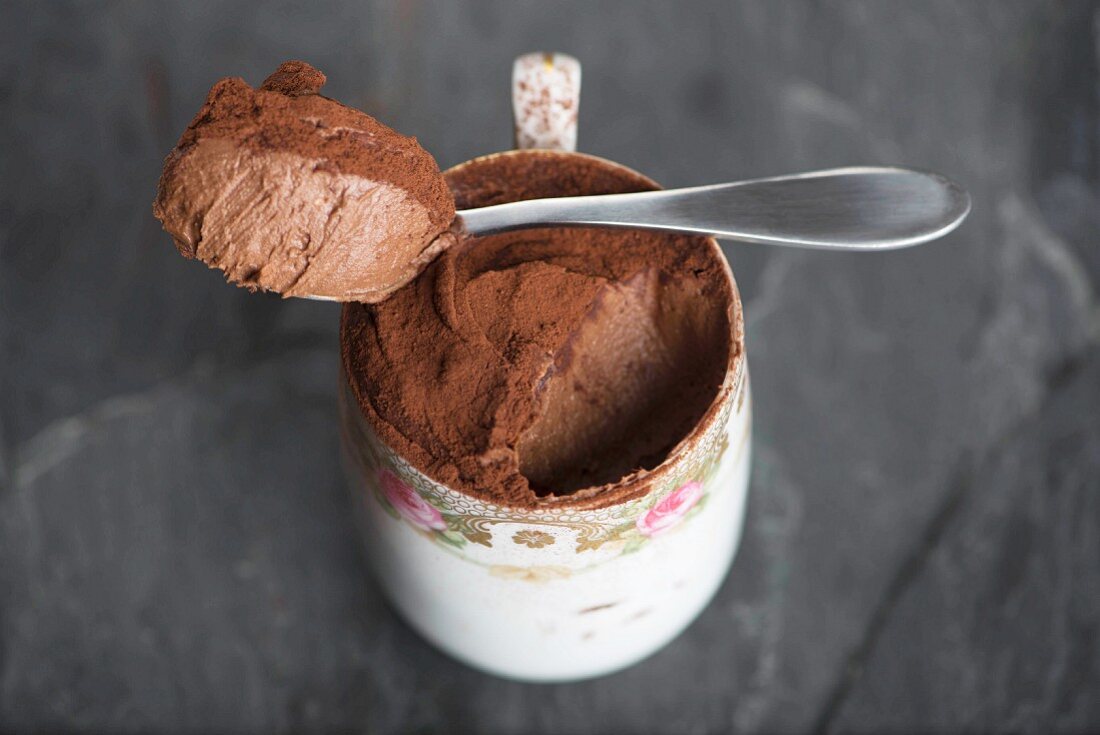 Mousse au chocolat in der Tasse