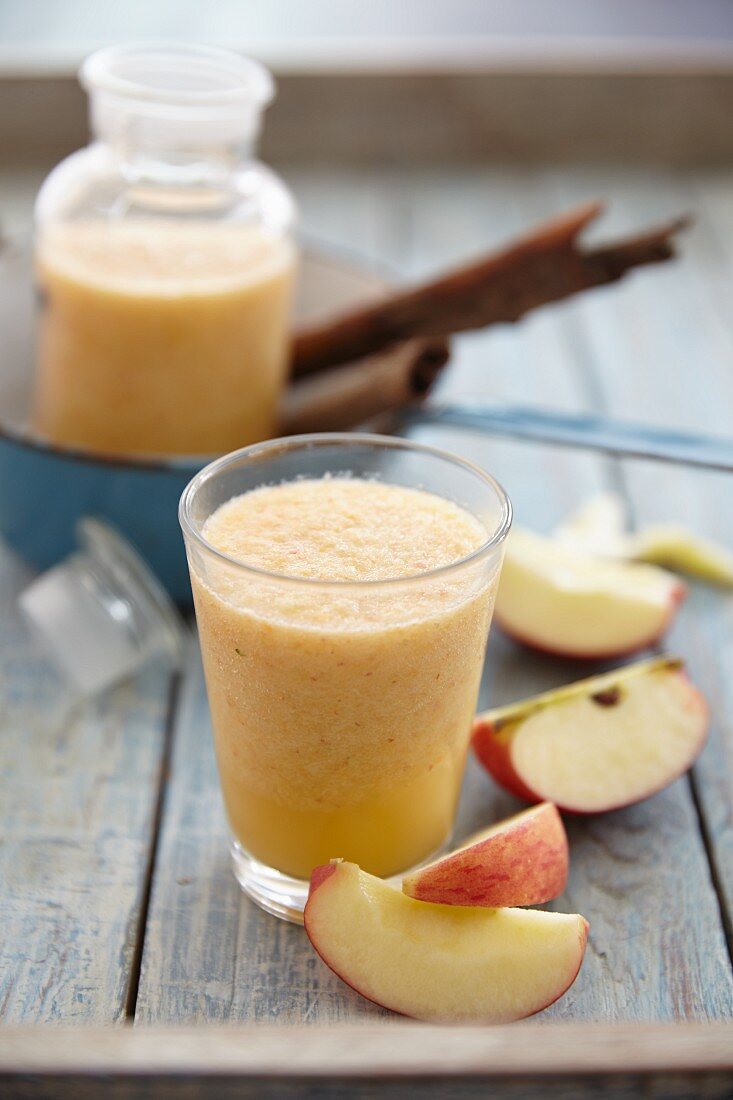 Sweet vegetable smoothies with apple and cinnamon